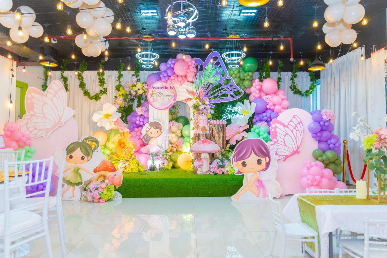 Luxury event table settings