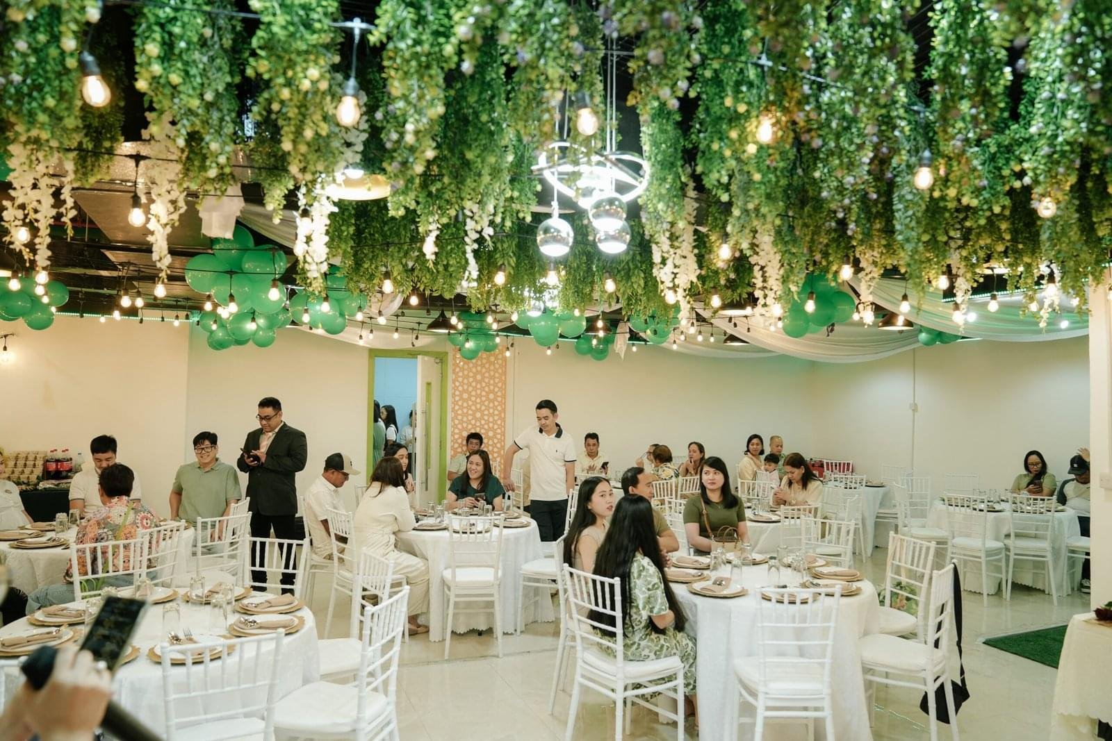 Modern Wedding Hall in Abu Dhabi with Elegant Decoration